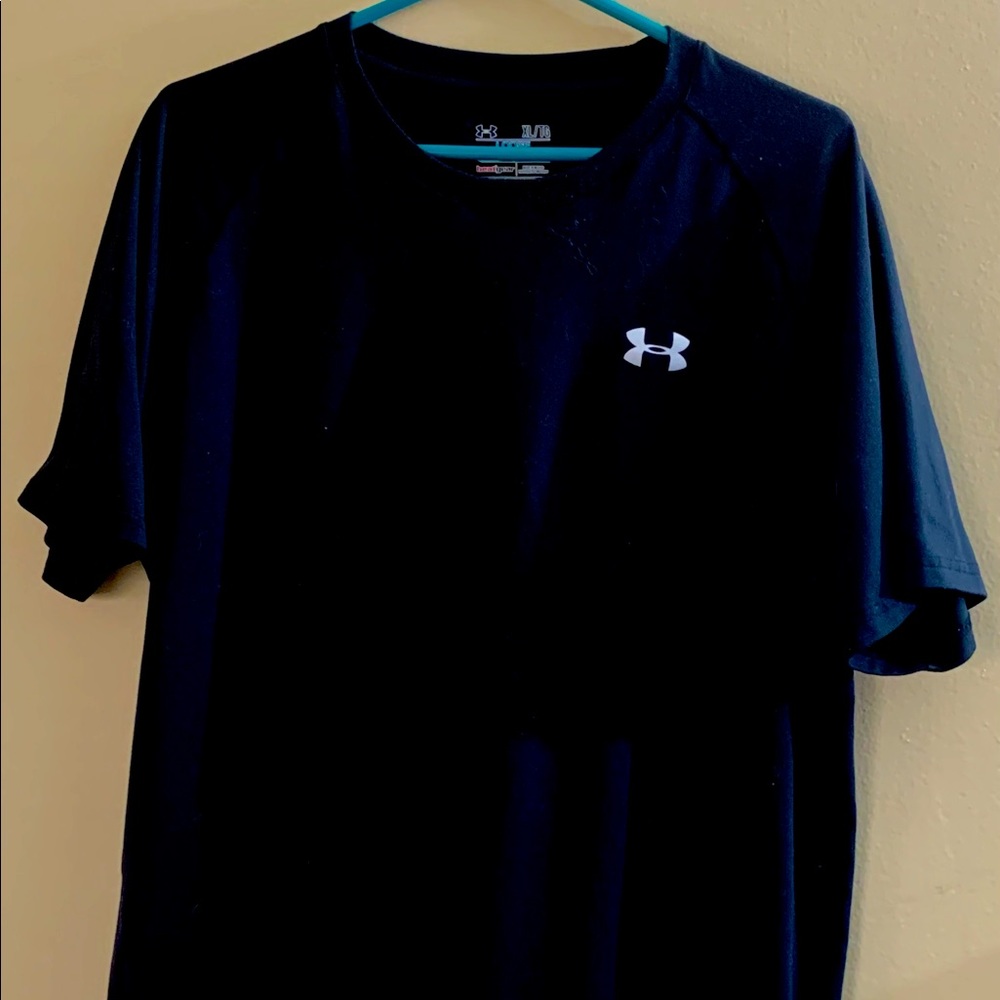 Men’s Under Armour t shirt. XL